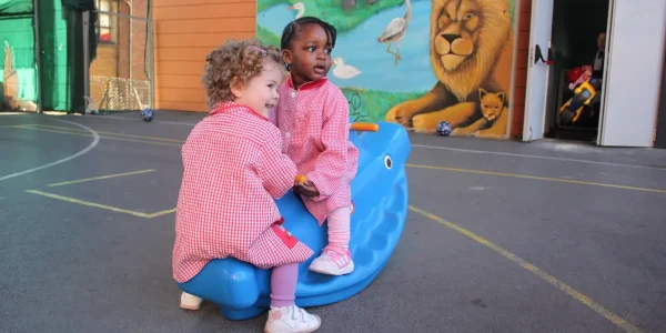 Instalaciones - Patio e instalaciones deportivas